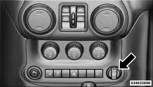Electrical Power Outlet :: Understanding The Features Of Your Vehicle :: Jeep  Wrangler Owner's Manual :: Jeep Wrangler 